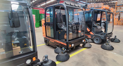 榮事達(dá)駕駛式掃地車(chē) 榮事達(dá)駕駛式掃地車(chē).jpg